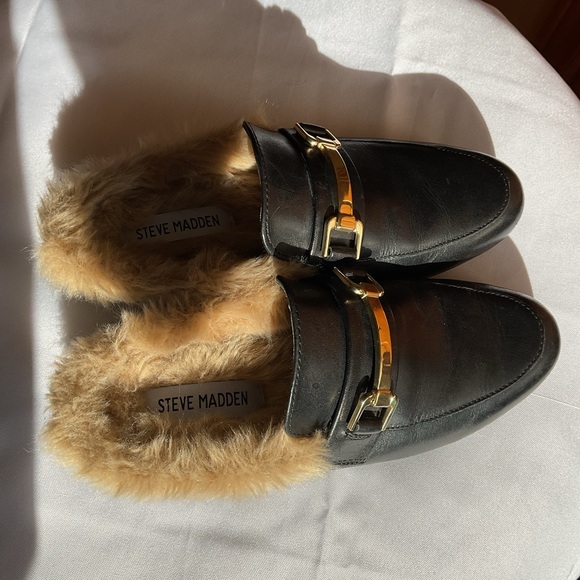 Steve Madden KLOE leather Black Mules with Gold Accents 5M - Picture 6 of 8